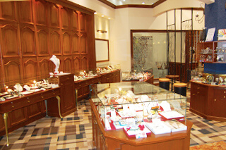 店舗案内